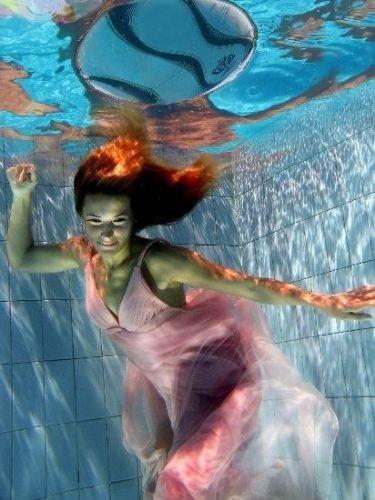 Burcu Esmersoy'dan annelik provası