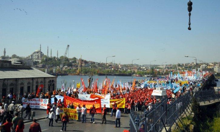  Taksim'de 1 Mayıs coşkusu - Resim 38