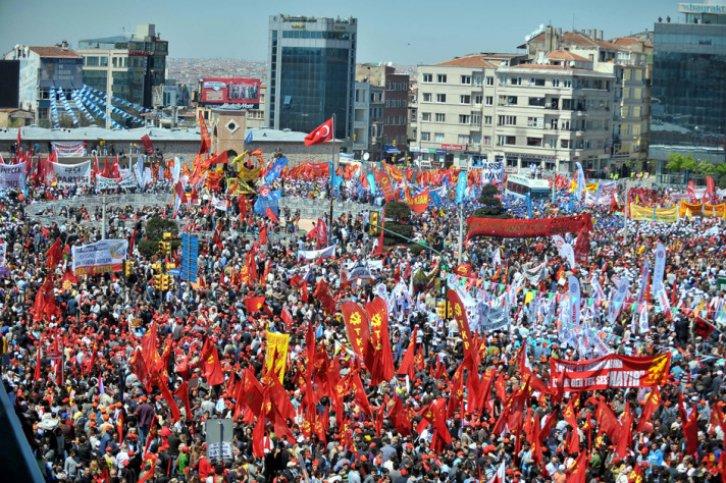  Taksim'de 1 Mayıs coşkusu - Resim 33