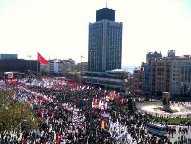 Taksim'de 1 Mayıs coşkusu - Resim 15