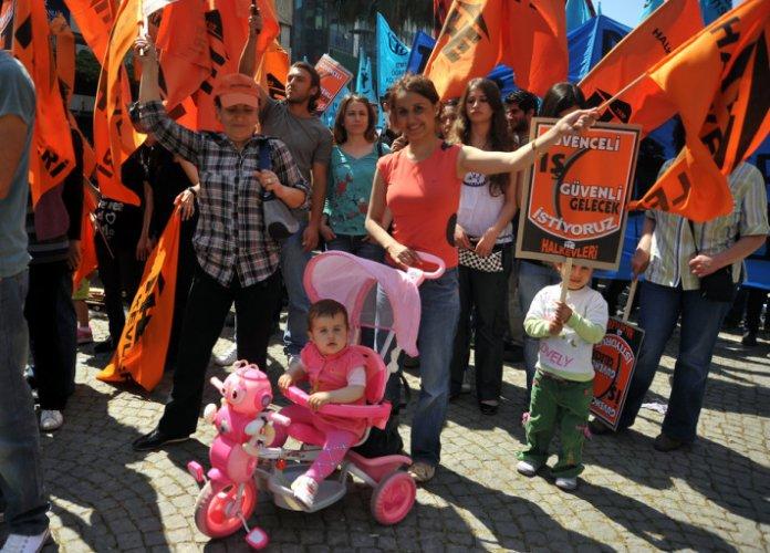  Taksim'de 1 Mayıs coşkusu - Resim 35
