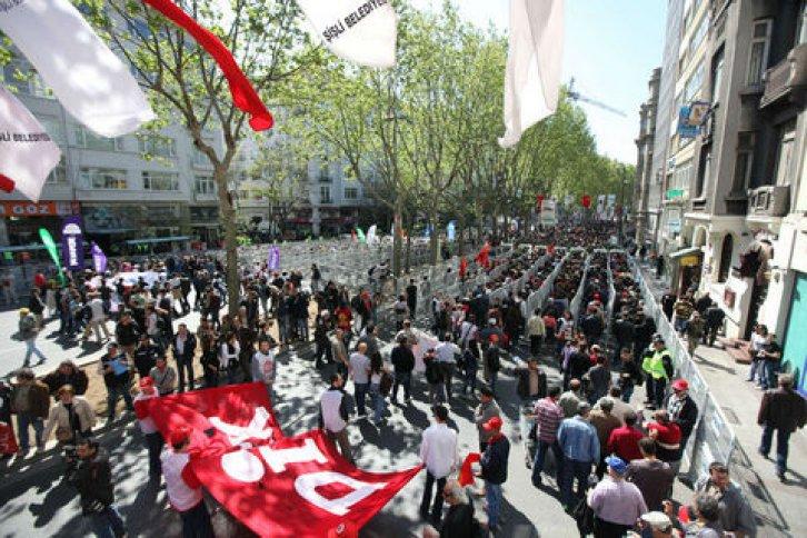  Taksim'de 1 Mayıs coşkusu - Resim 22
