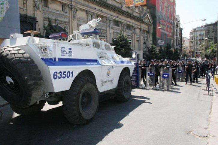 Beyoğlu esnafından ilginç 1 Mayıs önlemi - Resim 2