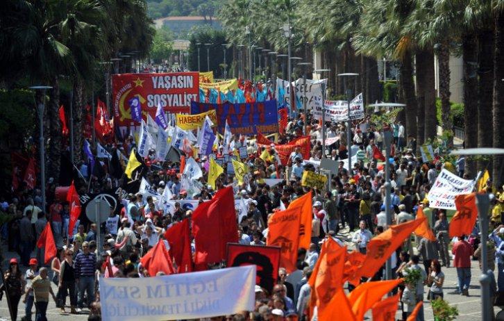  Taksim'de 1 Mayıs coşkusu - Resim 36