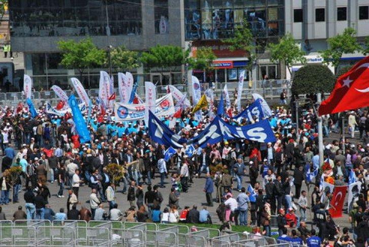  Taksim'de 1 Mayıs coşkusu - Resim 29