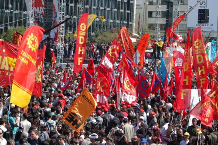 Coşkulu 1 Mayıs'tan enteresan kareler - Resim 32