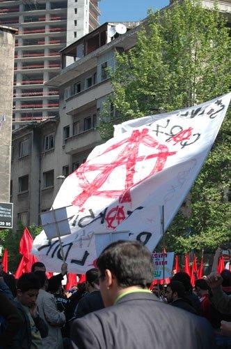 Coşkulu 1 Mayıs'tan enteresan kareler - Resim 7