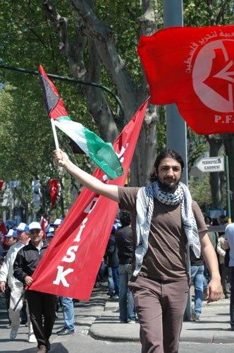Coşkulu 1 Mayıs'tan enteresan kareler - Resim 11