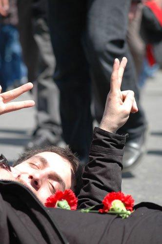 Coşkulu 1 Mayıs'tan enteresan kareler - Resim 21
