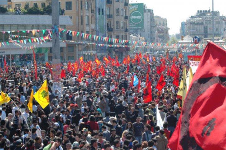 Coşkulu 1 Mayıs'tan enteresan kareler - Resim 34