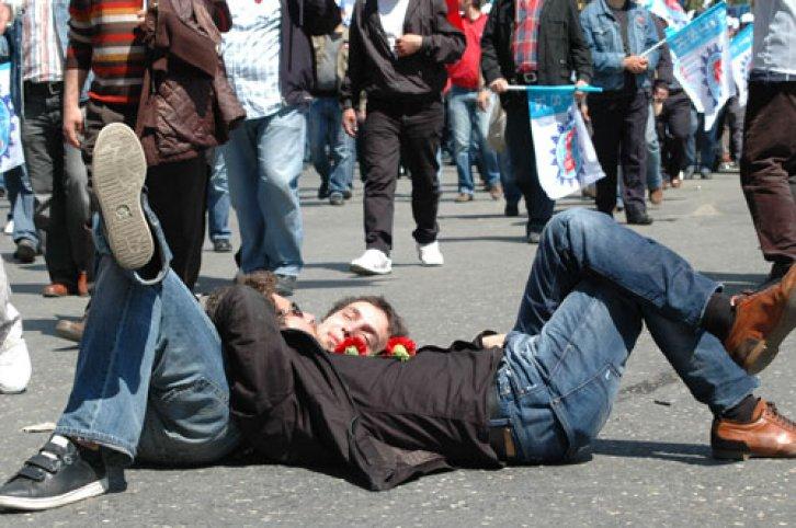 Coşkulu 1 Mayıs'tan enteresan kareler - Resim 18