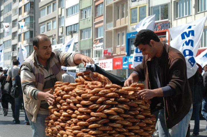 Coşkulu 1 Mayıs'tan enteresan kareler - Resim 15