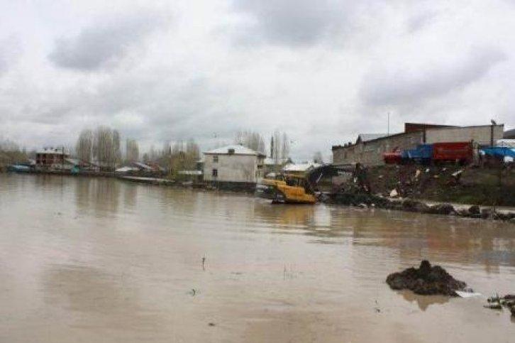 Ağrı'da 5 bin ev sular altında kaldı - Resim 4