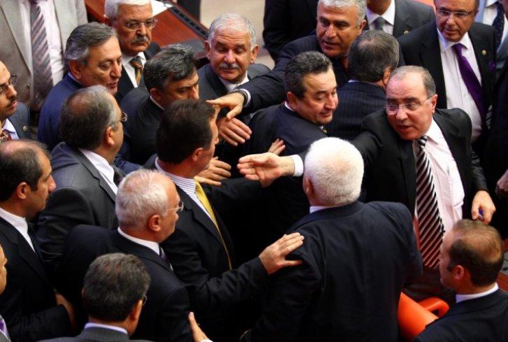 Meclis'te Atatürk kavgası 