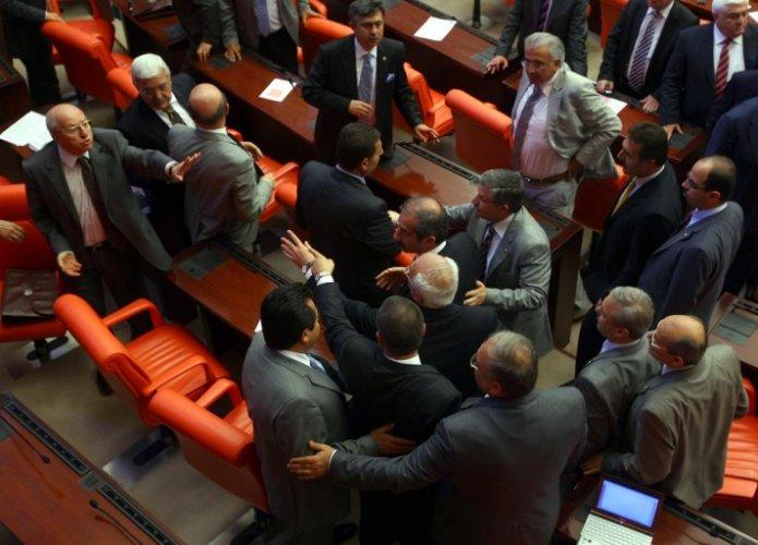 Meclis'te Atatürk kavgası 