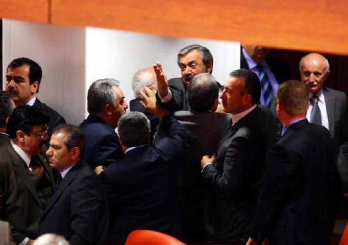 AKP'li milletvekili sinir krizi geçirdi - Resim 7