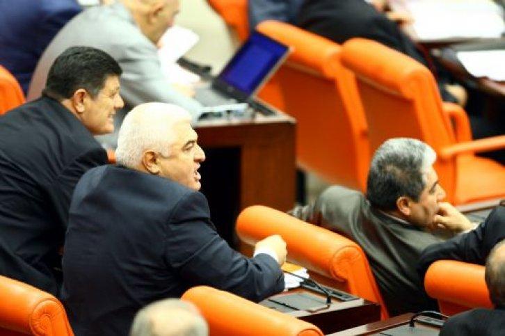 Meclis'te yumruklar konuştu - Resim 35