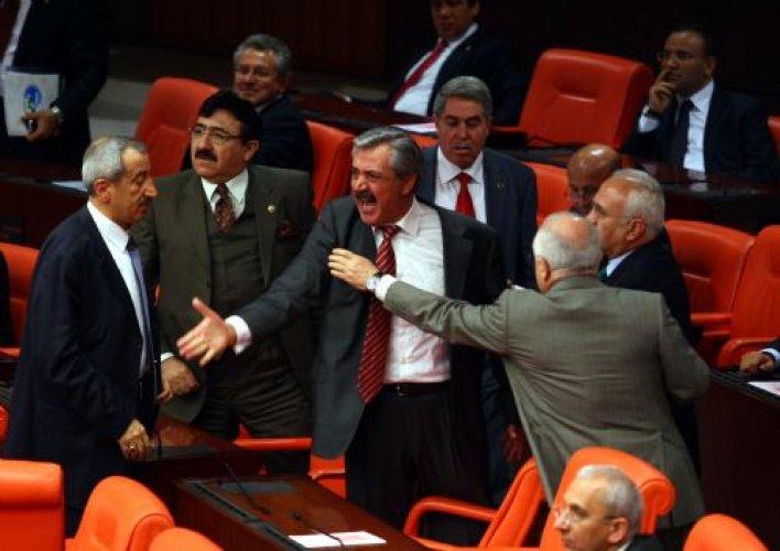 AKP'li milletvekili sinir krizi geçirdi - Resim 3