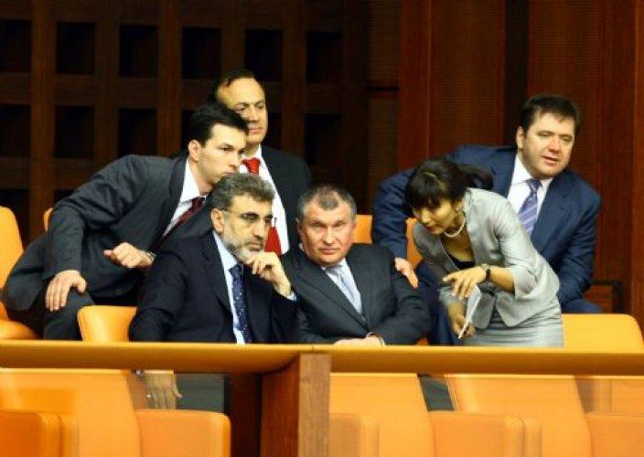 Meclis'te yumruklar konuştu - Resim 34