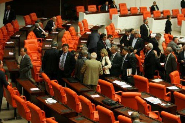 Meclis'te yumruklar konuştu - Resim 43