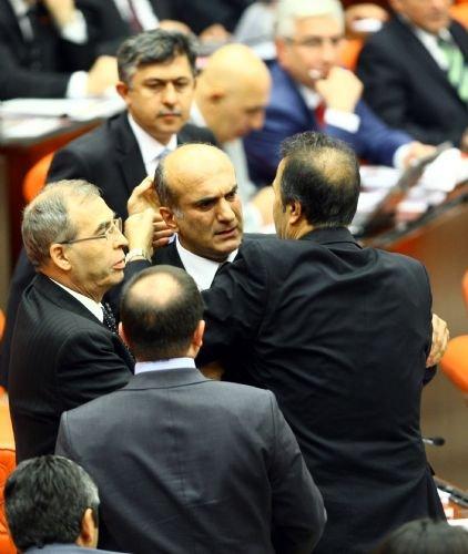 Meclis'te yumruklar konuştu - Resim 28