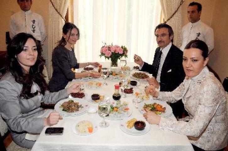 Meclis'te suşi ziyafeti - Resim 1