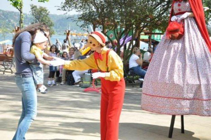 Selin Toktay çocuklarıyla 