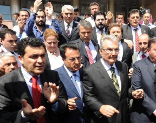 Baykal'ın istifasını gözyaşlarıyla izlediler - Resim 14