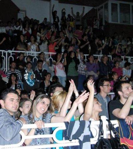 Hadise'nin zor anları - Resim 3