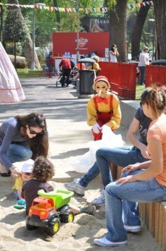 Selin Toktay çocuklarıyla 