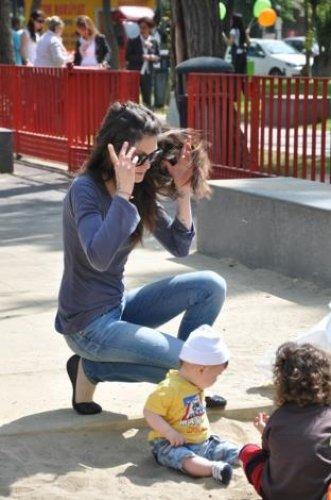 Selin Toktay çocuklarıyla 