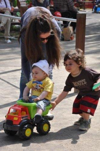 Selin Toktay çocuklarıyla 