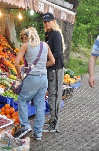 Petek’in makyajsız hali şaşırttı - Resim 1