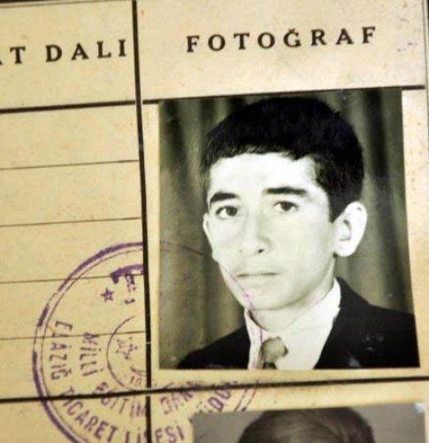 Kemal Kılıçdaroğlu'nun lise hatırası fotoğrafları