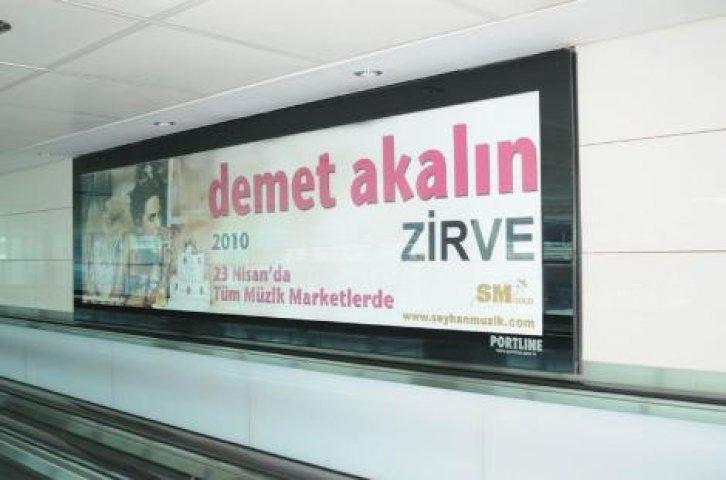 Demet Akalın Billboard Mayıs 2010 - Resim 3