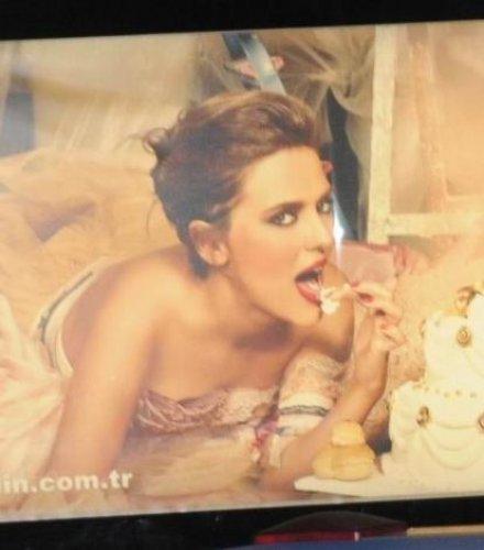 Demet Akalın Billboard Mayıs 2010 - Resim 2
