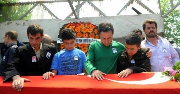 Madenciler son yolculuğuna uğurlanıyor - Resim 14