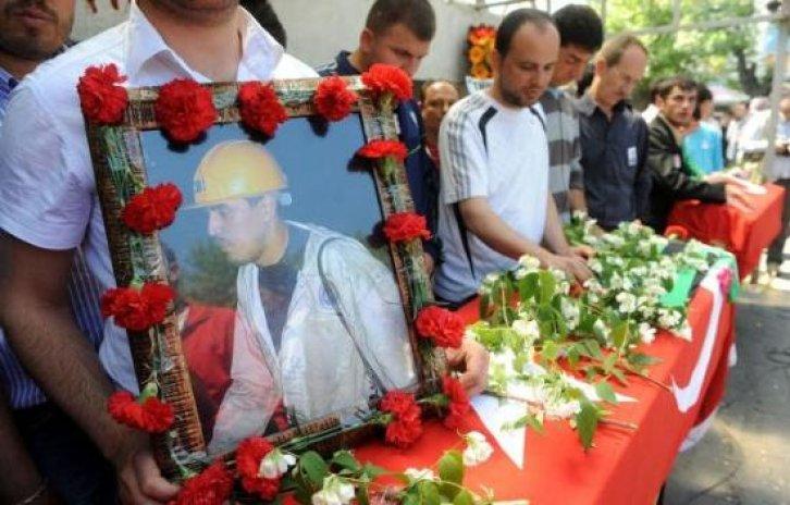 Madenciler son yolculuğuna uğurlanıyor - Resim 15