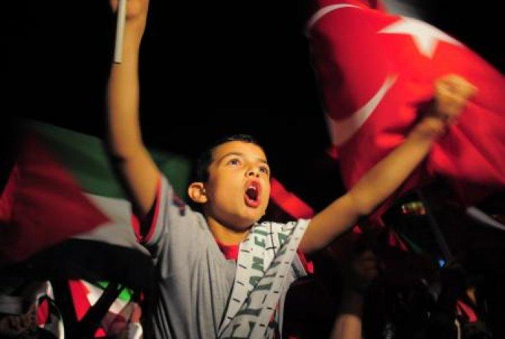 İsrail konsolosluğuna girmek istediler