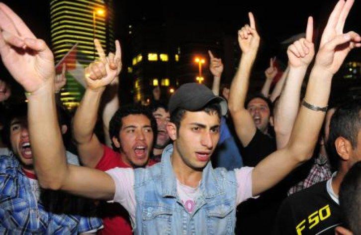 İsrail konsolosluğuna girmek istediler