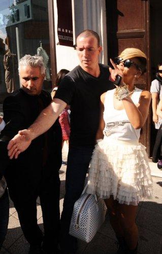 Rihanna Istanbul'un Keyfini Çıkarttı - Resim 4
