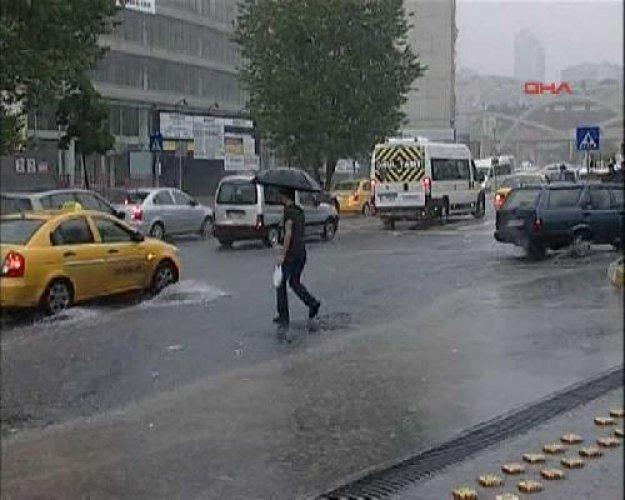 İstanbul'da sağnak yağış - Resim 15