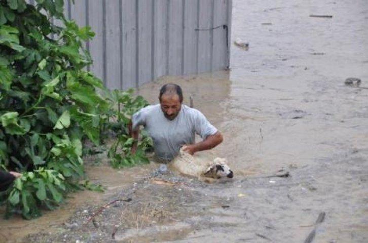 İstanbul'da sağnak yağış - Resim 22