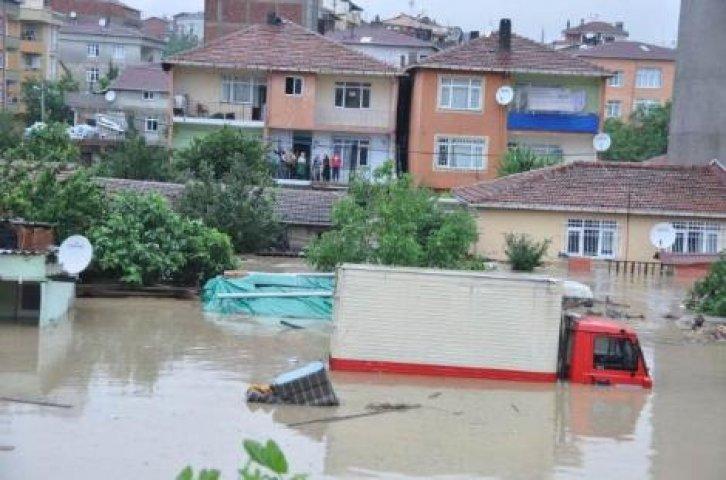 İstanbul'da sağnak yağış - Resim 30