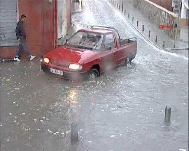 İstanbul'da sağnak yağış - Resim 13