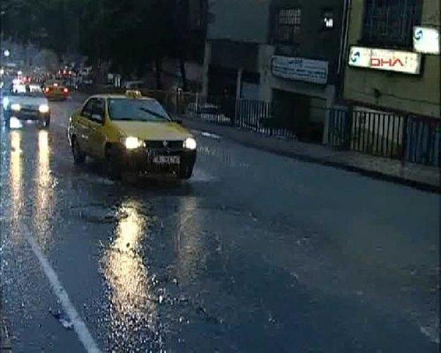 İstanbul'da sağnak yağış - Resim 4