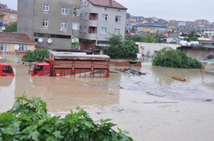 İstanbul'da sağnak yağış - Resim 28
