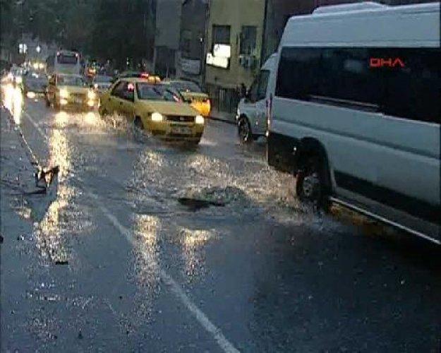 İstanbul'da sağnak yağış - Resim 6