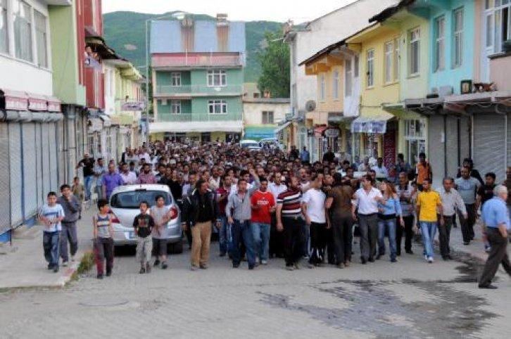 Ovacık'ta AKP'li vekile linç girişimi  - Resim 1