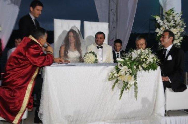 Necla Nazır ve kızı Tuğçe - Resim 5